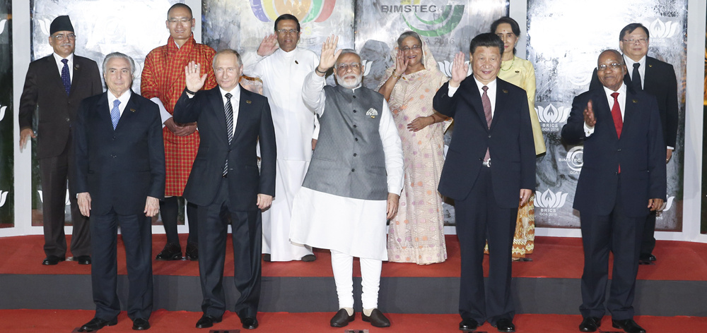 習(xí)近平出席金磚國家領(lǐng)導(dǎo)人同&ldquo;環(huán)孟加拉灣多領(lǐng)域經(jīng)濟(jì)技術(shù)合作倡議&rdquo;成員國領(lǐng)導(dǎo)人對(duì)話會(huì)