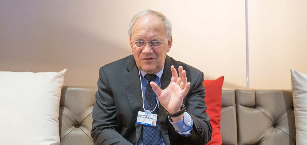 瑞士希望搭乘中國(guó)發(fā)展的&ldquo;快車(chē)&rdquo;&mdash;&mdash;訪瑞士聯(lián)邦委員兼經(jīng)濟(jì)、教研部長(zhǎng)施奈德－阿曼