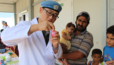 通訊：&ldquo;敬佑生命　大愛無疆&rdquo;&mdash;&mdash;記中國赴黎維和部隊醫(yī)師節(jié)義診活動