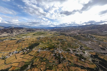 瞰豐收&mdash;&mdash;五彩大地碩果豐