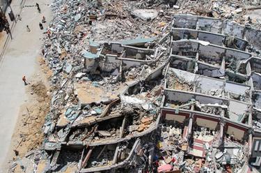 斷壁殘?jiān)? /></a></p>
<p class=