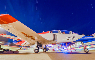 夜航｜戰(zhàn)鷹試翼，有你想不到的美